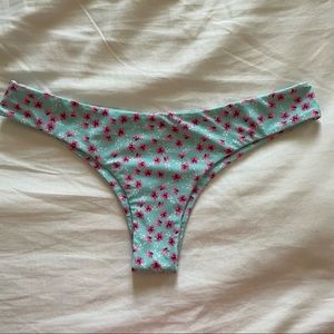 Kulani Kinis bikini bottoms!
